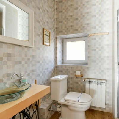 renovacion integral de bano en ferrol vello con actualizacion de instalaciones